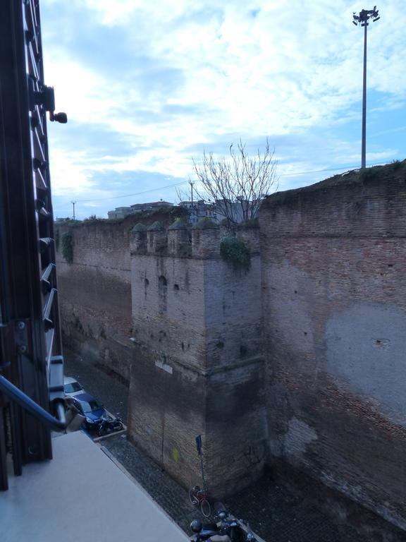 Between Termini & Colosseo Rome Exterior photo