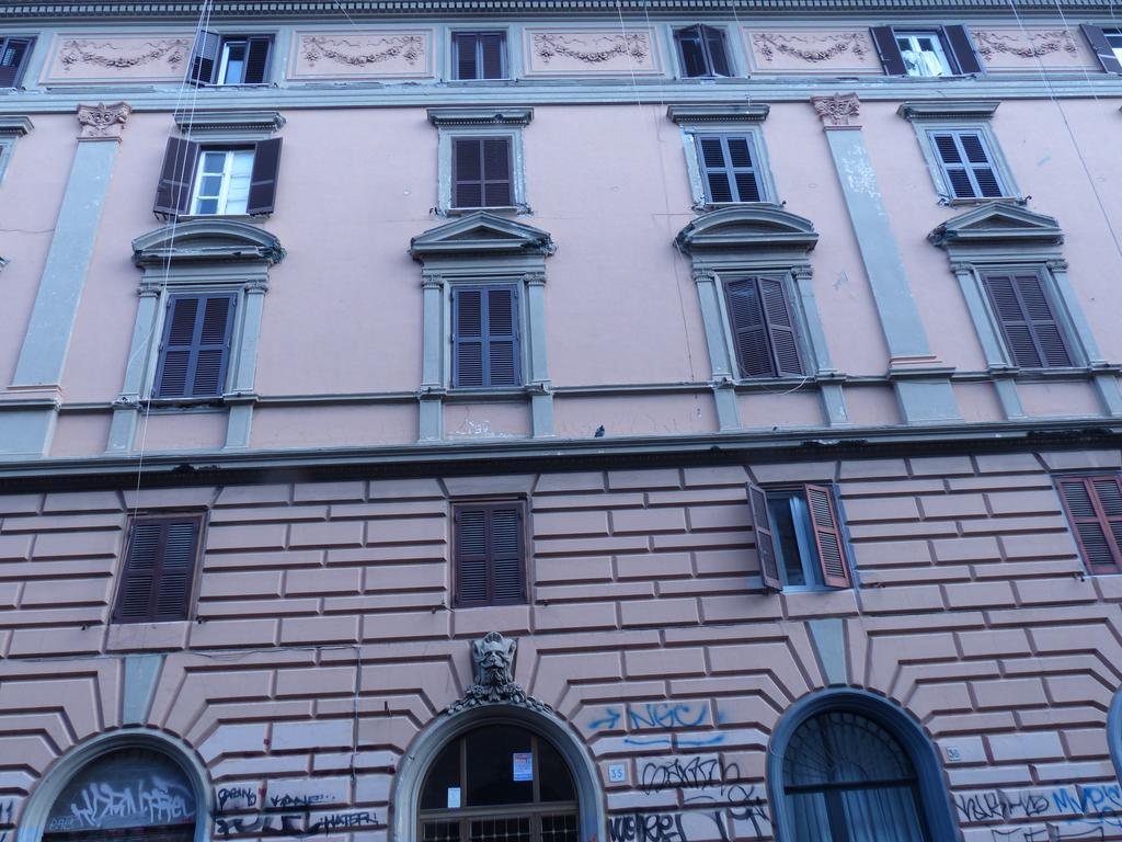 Between Termini & Colosseo Rome Exterior photo