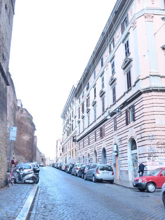 Between Termini & Colosseo Rome Exterior photo